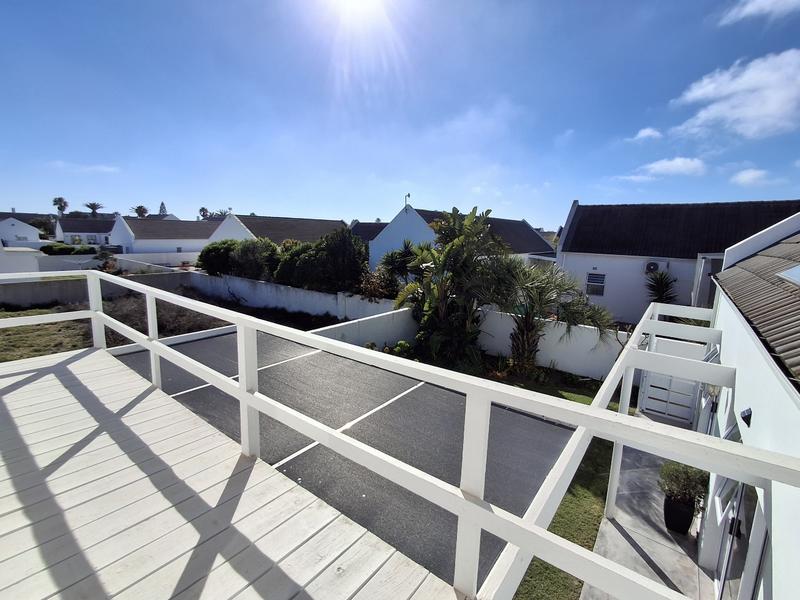4 Bedroom Property for Sale in Golden Mile Western Cape